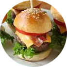 Бебі-бургер з яловичиною та сиром чеддер