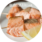 Mini skewers with salmon
