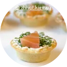 Тарталетки зі свіжим огірочком с\с сьомгою та каліфорнією