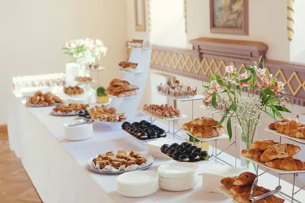 Живот-кейтерінг, фуршет та кава-брейки в Дипломатичній Академії