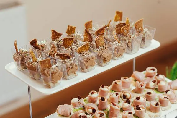 Живот-кейтерінг, фуршет та кава-брейки в Дипломатичній Академії