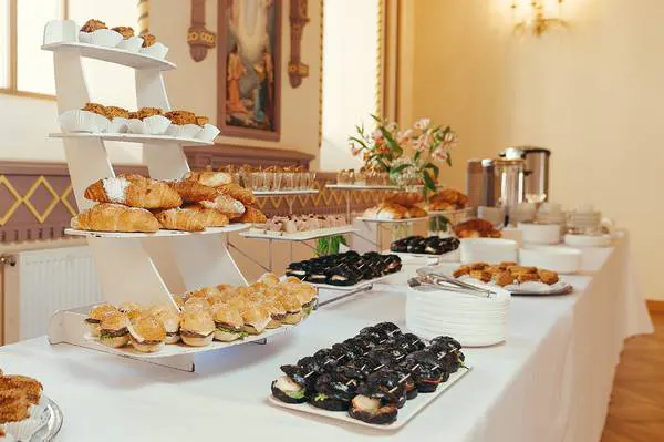 Живот-кейтерінг, фуршет та кава-брейки в Дипломатичній Академії