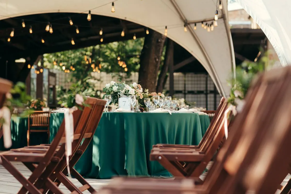 Живот-кейтерінг, смарагдове весілля. Вітальний фуршет та банкет